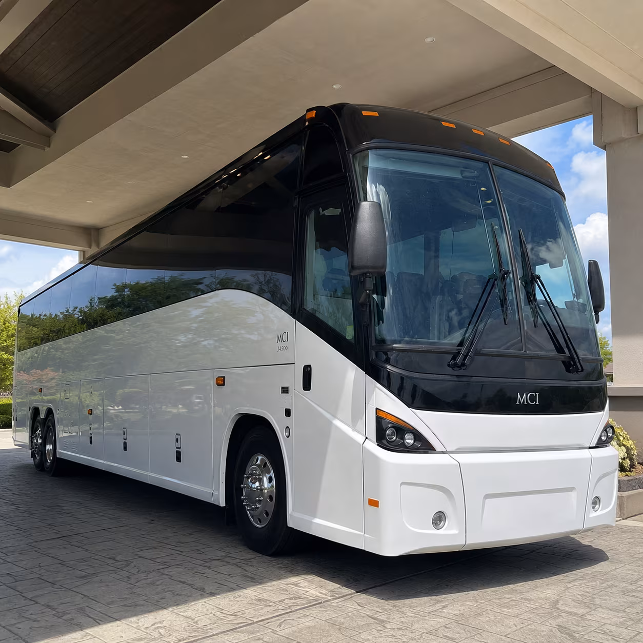 get a bus from hialeah to fort lauderdale hollywood international airport